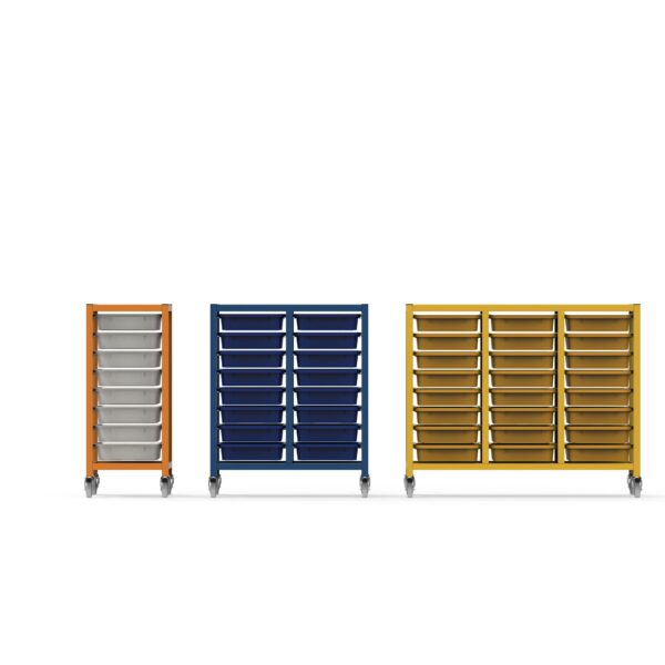 Trois chariots de rangement à roues, reflétant l'Armoire métallique simple 1 colonne avec étagères, comprennent une unité orange avec 5 tiroirs gris, une bleue moyenne avec 8 tiroirs bleus, et une grande jaune avec 16 tiroirs jaunes.