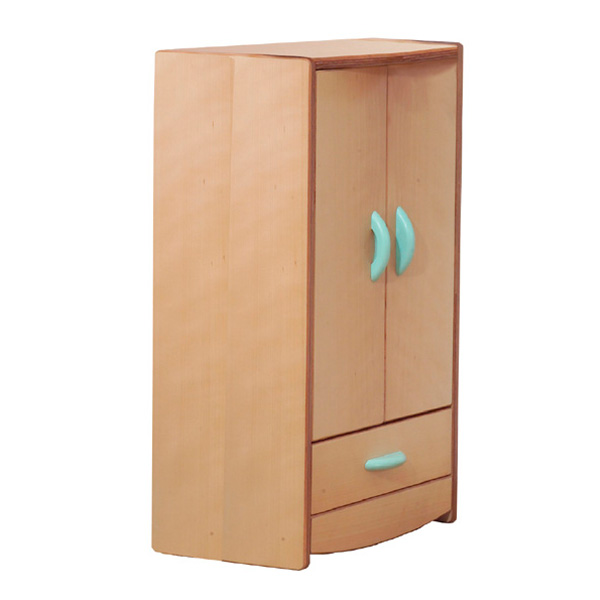 L'Armoire pour enfants est une petite armoire en bois avec deux portes, des poignées turquoises et un tiroir inférieur aux poignées assorties. Son design simple et moderne est idéal pour les chambres d'enfants.