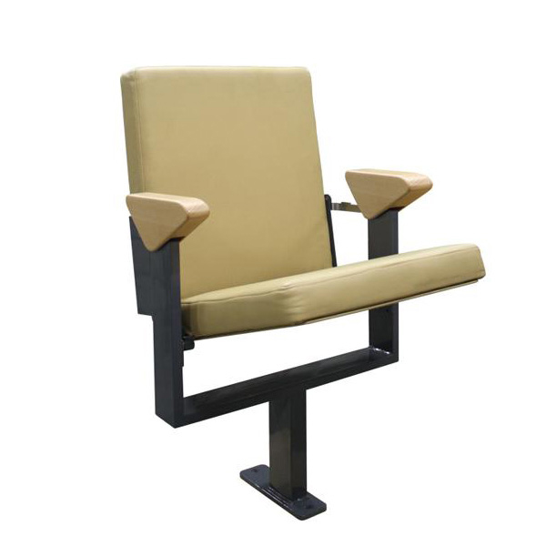 Fauteuil d'auditorium BARREIRO beige avec dossier, assise et accoudoirs rembourrés sur une structure métallique noire durable fixée au sol.