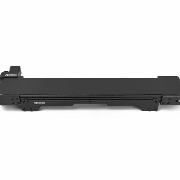 Une barre de toit rectangulaire noire Rotrics - Cinta transportadora avec supports de montage est présentée sur fond blanc, offrant un espace de stockage sécurisé inspiré par l'efficacité de son design.