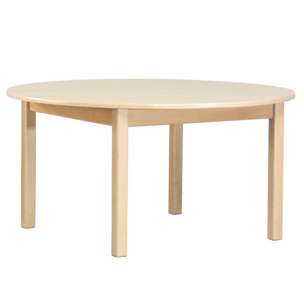 La Table ronde en bois est une table ronde en bois clair, simple, avec quatre pieds droits, présentée sur un fond blanc.