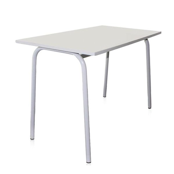 La table Biplace est une simple table rectangulaire blanche dotée de quatre pieds métalliques fins et légèrement inclinés, présentée sur un fond blanc uni.