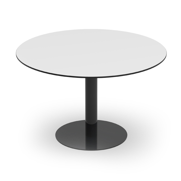 La table Bloom se compose d'un plateau rond, blanc et lisse, soutenu par un socle central noir, sur fond blanc.