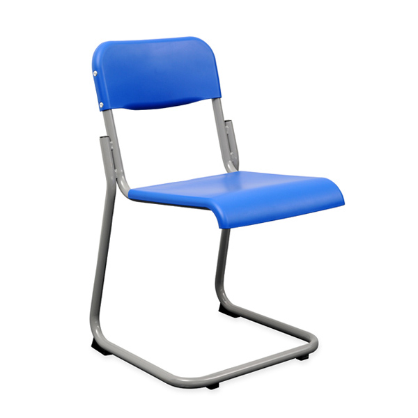 La Chaise MAIS Cantilever offre un siège en plastique bleu avec un dossier incurvé, une structure métallique élégante, un design sans bras et une base cantilever pour un confort et un style modernes dans n'importe quel espace.
