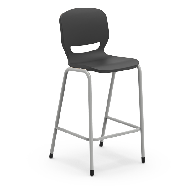 Le Chaise Ergos Shell Base Haute est un tabouret de bar moderne doté d'une assise et d'un dossier en plastique noir avec une découpe, ainsi que de quatre pieds en métal gris clair avec repose-pieds et pointes noires - idéal pour être associé à la collection Chaise Ergos Shell Base.