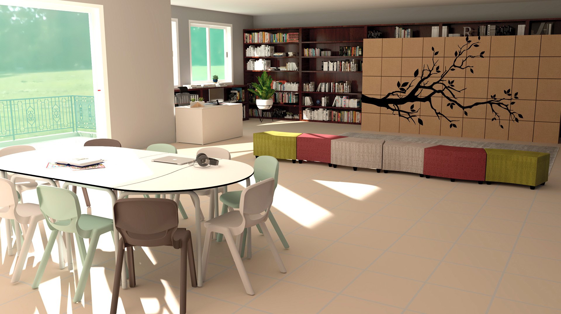 Une bibliothèque moderne avec des étagères remplies de livres, une longue table avec des chaises, des bancs rembourrés et un mur décoré d'un motif de branches d'arbre noires. La lumière du soleil pénètre par de grandes fenêtres.