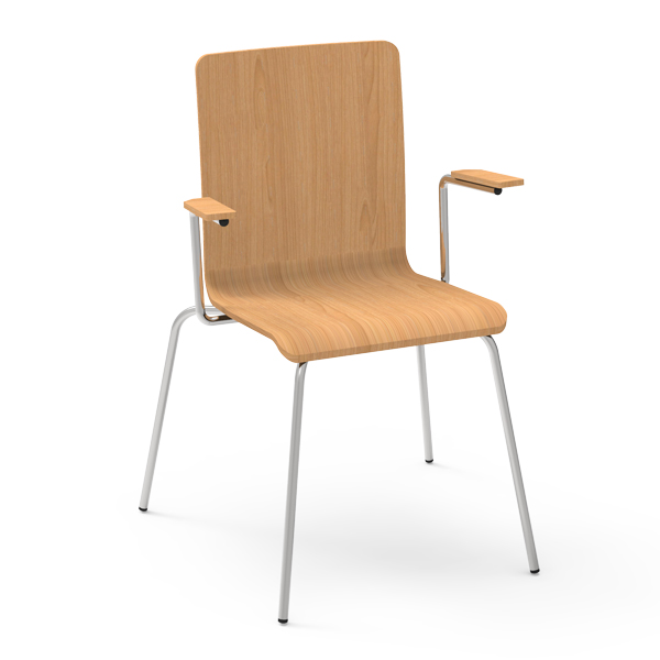 La Chaise RETA avec accoudoirs est une chaise moderne dotée d'une assise et d'un dossier incurvés en bois clair, de pieds en métal argenté et d'accoudoirs compacts en bois plat sur de minces supports en métal.
