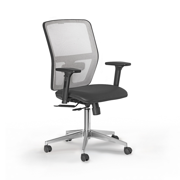 La Chaise Optimus est une élégante chaise de bureau noire avec un dossier en maille, une assise rembourrée, des accoudoirs réglables et une base métallique robuste à cinq roues, présentée sur un fond blanc uni.