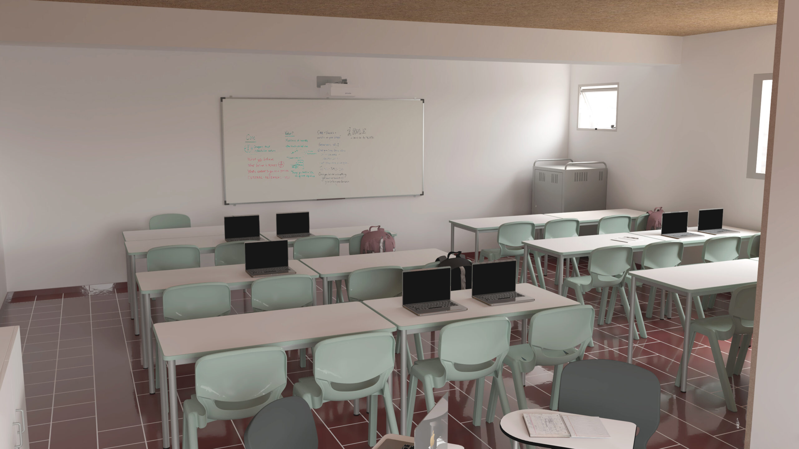 Une salle de classe moderne avec des chaises vert clair, des bureaux blancs et plusieurs ordinateurs portables ouverts reflète la configuration d'une école numérique. Un tableau blanc avec écriture et un projecteur se trouvent à l'avant, ainsi que de grandes fenêtres, des sols carrelés et une armoire dans le coin arrière.