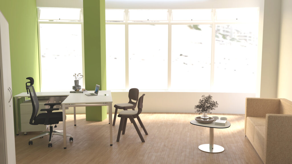 Un bureau moderne avec de grandes fenêtres lumineuses, un bureau blanc avec une chaise de bureau noire et une chaise en bois, un canapé beige et une petite table ronde avec une plante décorative - parfait pour les espaces informels. La pièce est dotée d'un parquet en bois clair et de murs verts.